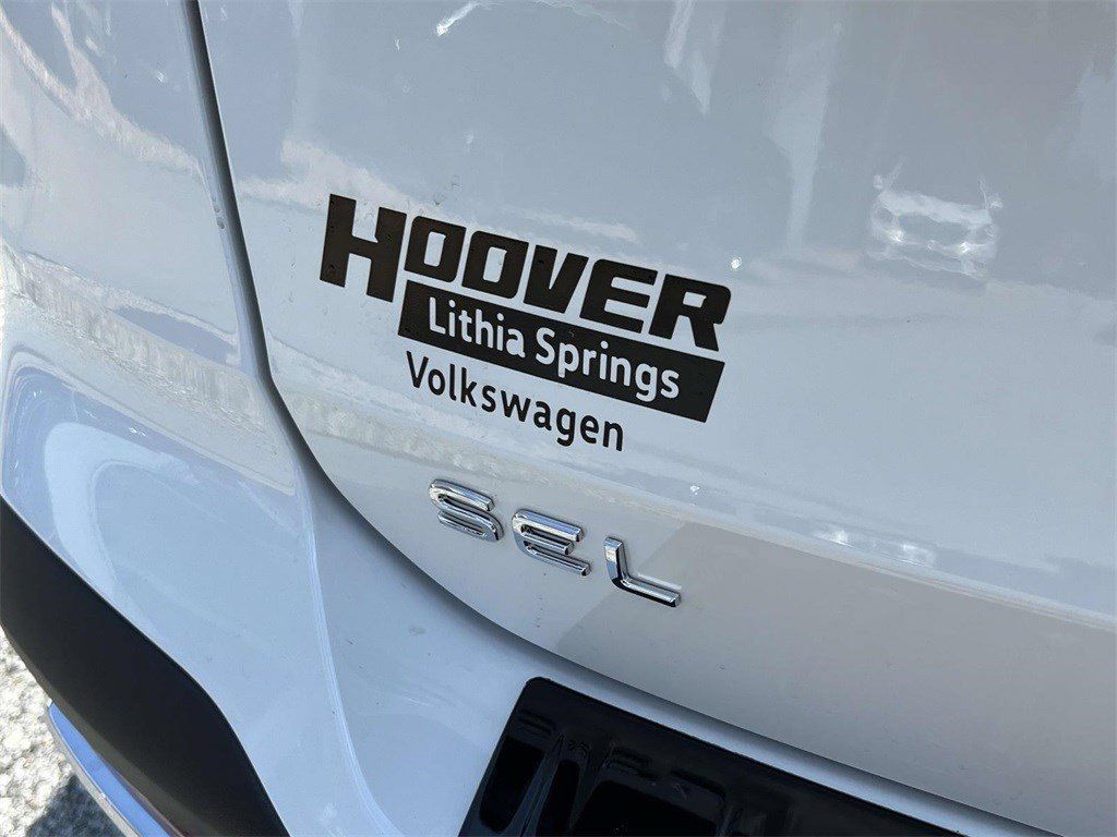 Used 2025 Volkswagen Taos SEL AWD/4WD image 12