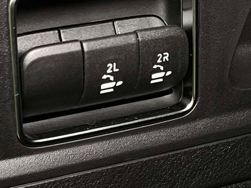 Used 2025 Mercedes-Benz GLS 450 4MATIC image 22