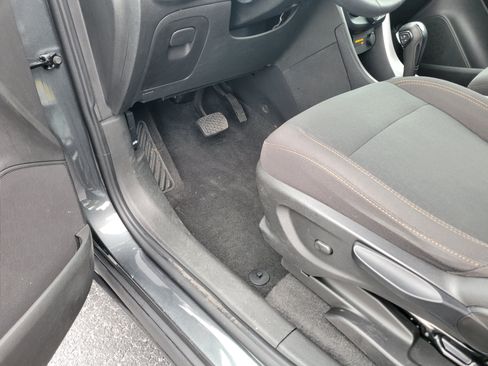 Used 2019 Chevrolet Trax LS FWD image 20