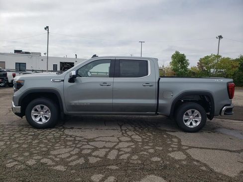 New 2026 GMC Sierra 1500 SLE image 3