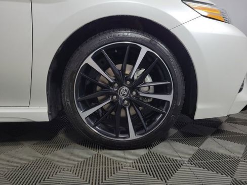 Used 2020 Toyota Camry XSE image 11