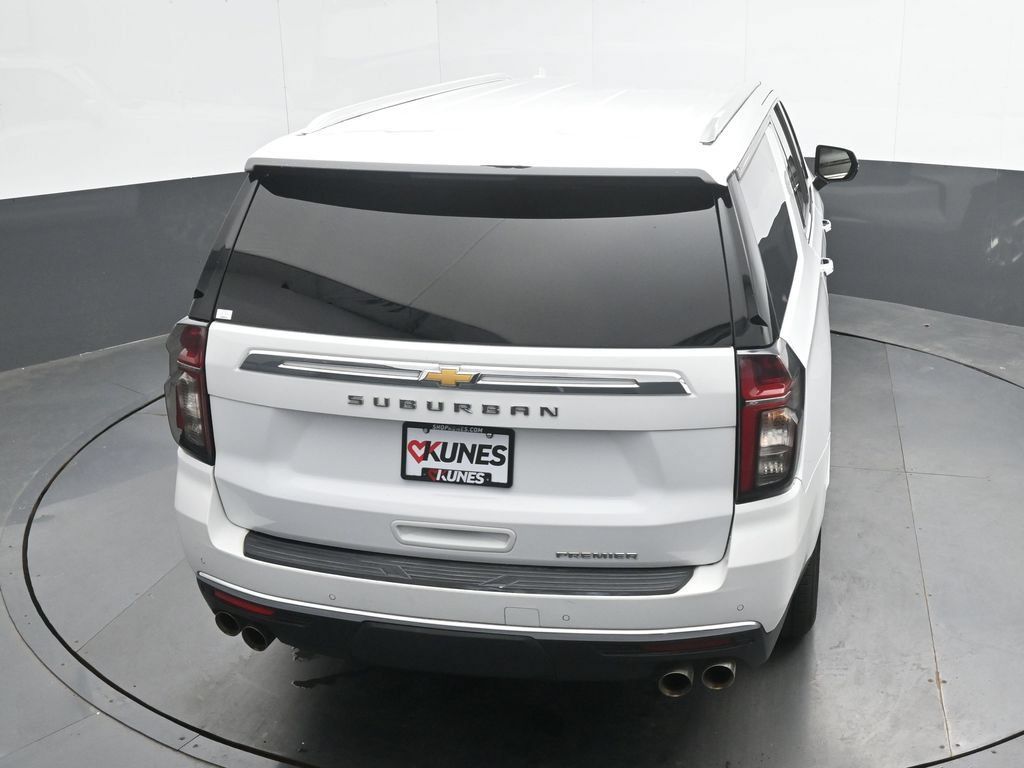 Used 2023 Chevrolet Suburban Premier AWD/4WD image 32