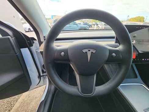 Used 2021 Tesla Model Y 2WD image 14