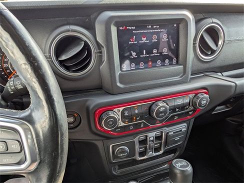 Used 2019 Jeep Wrangler Unlimited Sahara w/ Cold Weather Group image 11