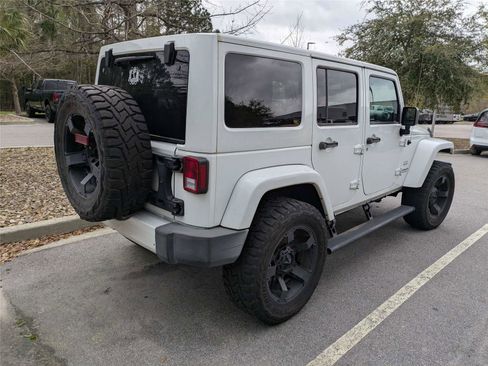 Used 2016 Jeep Wrangler Unlimited Sahara image 3