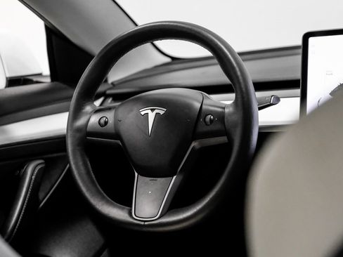 Used 2021 Tesla Model 3 Standard Range Plus image 17