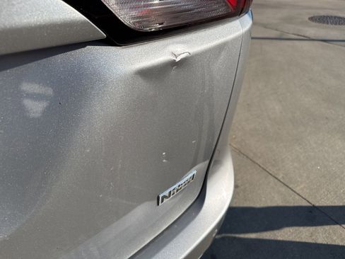 Used 2018 Chrysler Pacifica Touring-L w/ Advanced Safetytec Group image 9