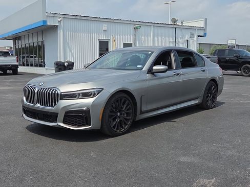 Used 2020 BMW 750i xDrive w/ Executive Package AWD/4WD image 13