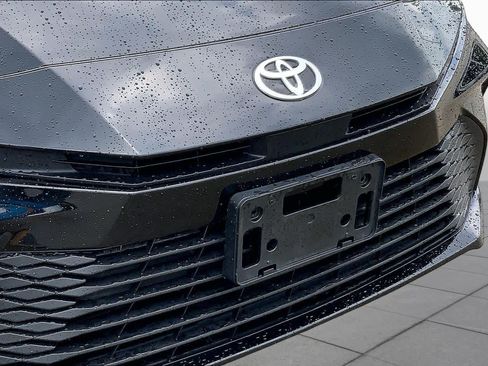 Used 2025 Toyota Camry LE FWD image 31