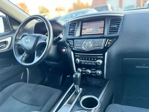 Used 2015 Nissan Pathfinder SV image 23