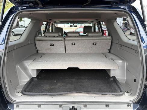 Used 2004 Toyota 4Runner SR5 w/ Preferred Accessory Pkg AWD/4WD image 7