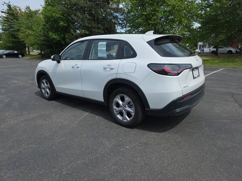 Used 2025 Honda HR-V LX image 5