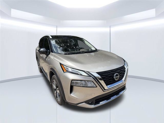 Used 2022 Nissan Rogue Platinum w/ Head-Up Display Package AWD/4WD image 3