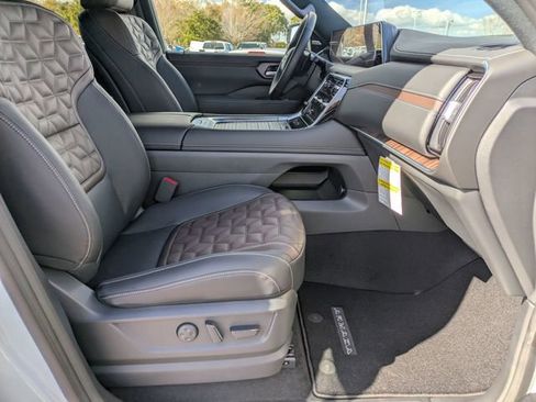 New 2026 Nissan Armada Platinum image 32