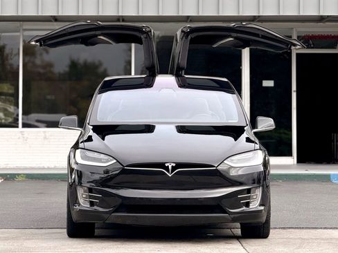Used 2018 Tesla Model X 100D image 3