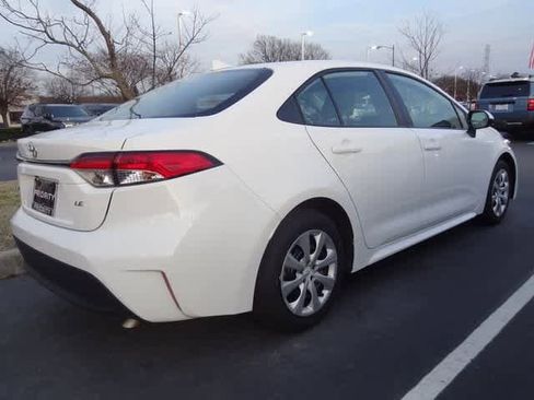 Used 2025 Toyota Corolla LE image 4