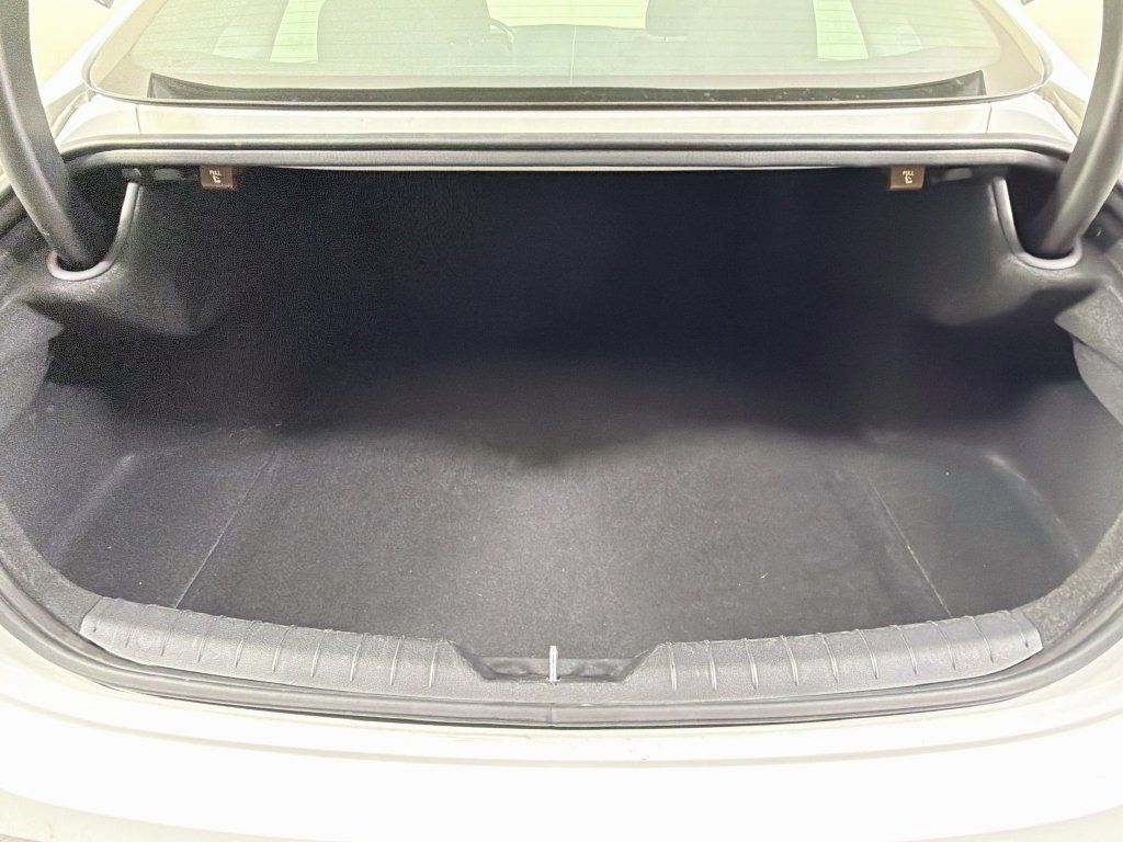 Used 2025 Hyundai Sonata SEL FWD image 30