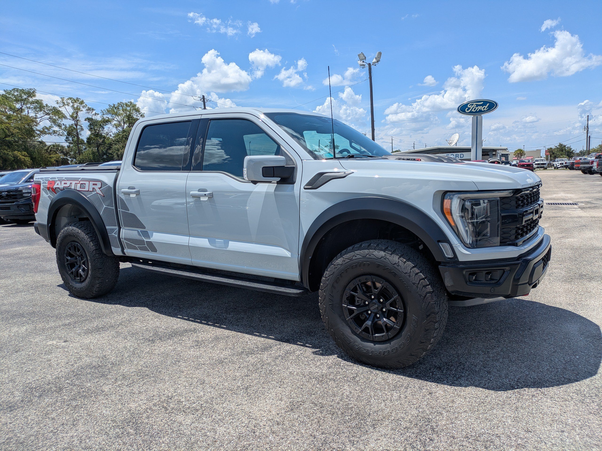Used 2023 Ford F150 Raptor w/ Equipment Group 802A Raptor R AWD/4WD image 2