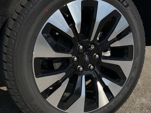 New 2025 Ford Expedition Platinum w/ Driver's Package image 42