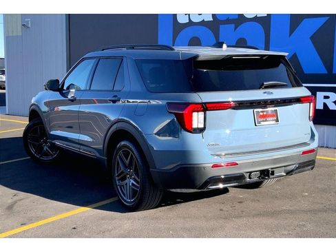 New 2026 Ford Explorer ST-Line AWD/4WD image 3
