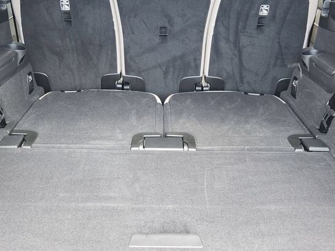 New 2026 Volvo XC90 B6 Plus w/ Protection Package Premier AWD/4WD image 21