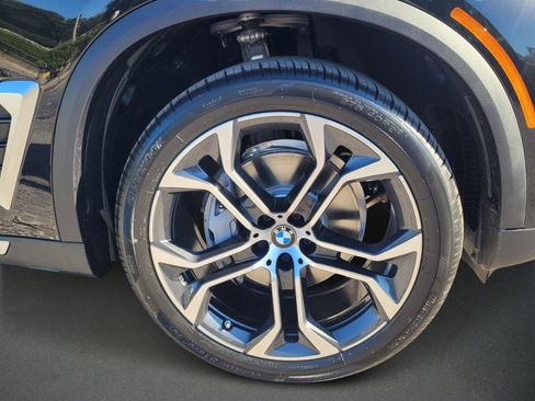 New 2026 BMW X5 sDrive40i w/ Climate Comfort Package image 9