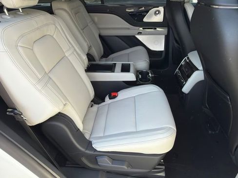 New 2026 Lincoln Aviator Reserve image 16