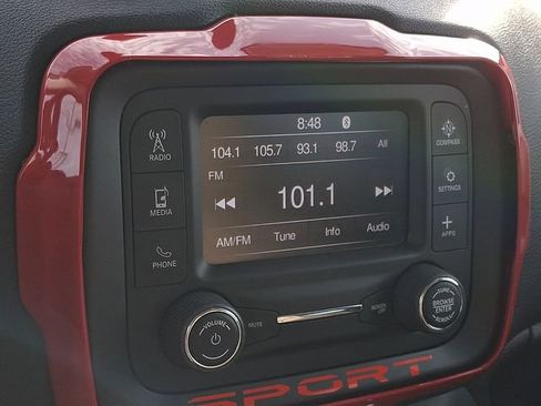 Used 2019 Jeep Renegade Sport w/ Sport Appearance Group image 16