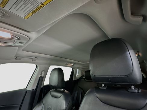 Used 2021 Jeep Compass Limited w/ Sun and Sound Group AWD/4WD image 26