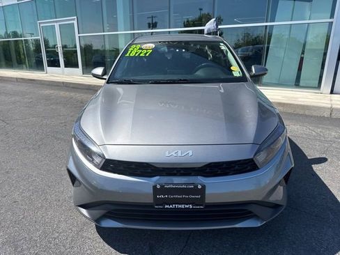 Certified 2023 Kia Forte LXS FWD image 3