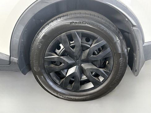 Used 2019 Toyota C-HR LE FWD image 34