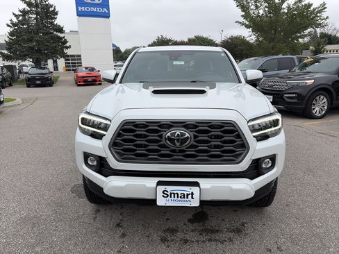 Used 2023 Toyota Tacoma TRD Sport w/ TRD Premium Sport Package AWD/4WD image 2