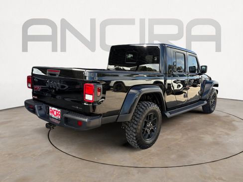 Used 2025 Jeep Gladiator Sport AWD/4WD image 11