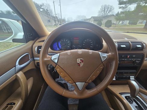 Used 2008 Porsche Cayenne Tiptronic AWD 4dr SUV image 16