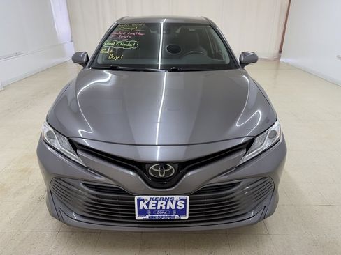 Used 2020 Toyota Camry XLE image 6