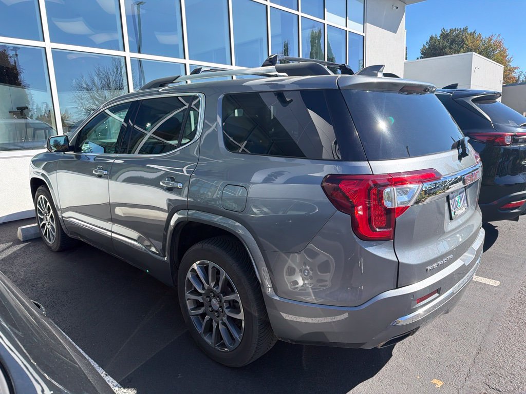 Used 2021 GMC Acadia Denali w/ Denali Ultimate Package AWD/4WD image 11
