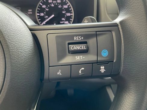 Used 2024 Nissan Rogue SV AWD/4WD image 14