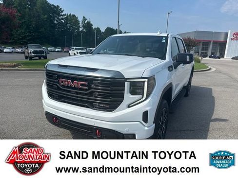 Used 2023 GMC Sierra 1500 AT4 w/ AT4 Premium Package AWD/4WD image 7