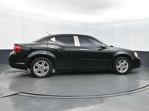 Used 2013 Dodge Avenger SXT image 4