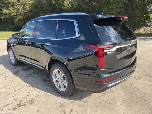 New 2025 Cadillac XT6 Luxury image 3
