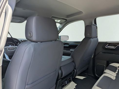 New 2025 GMC Sierra 1500 Elevation image 13