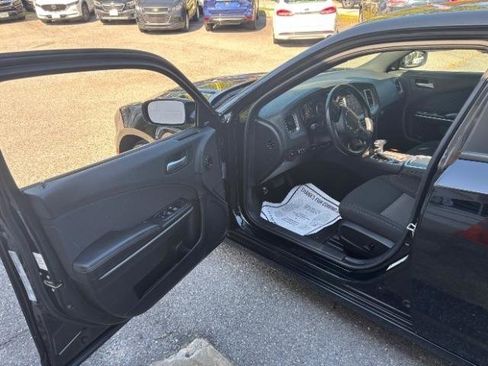 Used 2023 Dodge Charger SXT RWD image 10