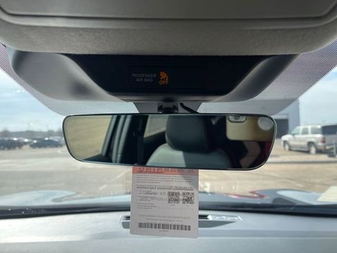 New 2025 Nissan Kicks SR w/ Illumination Package image 18