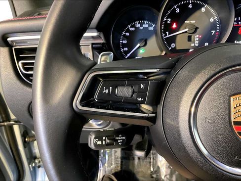 Certified 2023 Porsche Macan AWD/4WD image 27