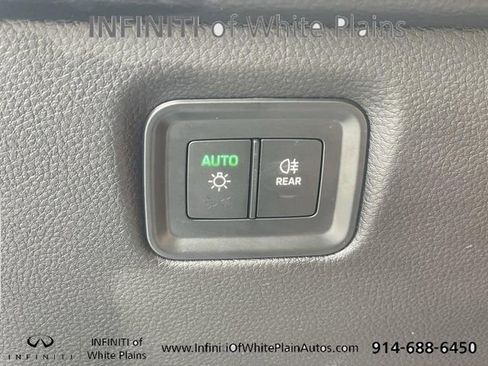 Used 2024 Porsche Cayenne AWD/4WD image 15