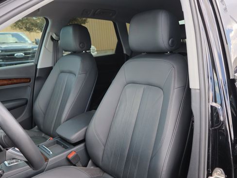 Used 2018 Audi Q5 2.0T Premium image 12