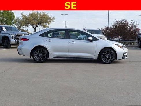Used 2025 Toyota Corolla SE FWD image 4