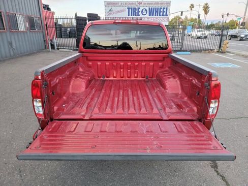 Used 2012 Nissan Frontier SV w/ Sport Appearance Pkg image 19