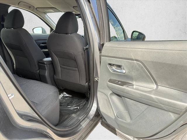 Used 2025 Nissan Kicks SV FWD image 22