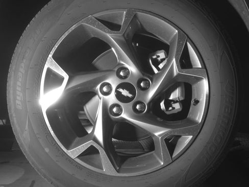 Used 2025 Chevrolet Trax LT FWD image 13